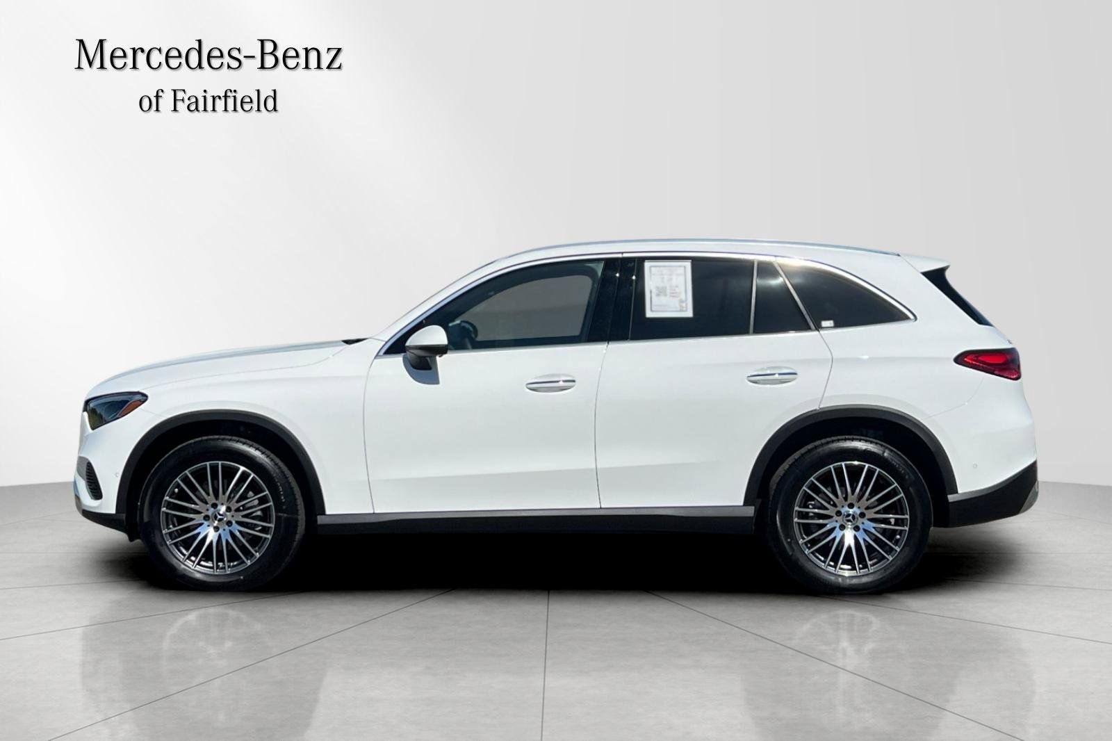 2026 Mercedes-Benz GLC 300 photo 3