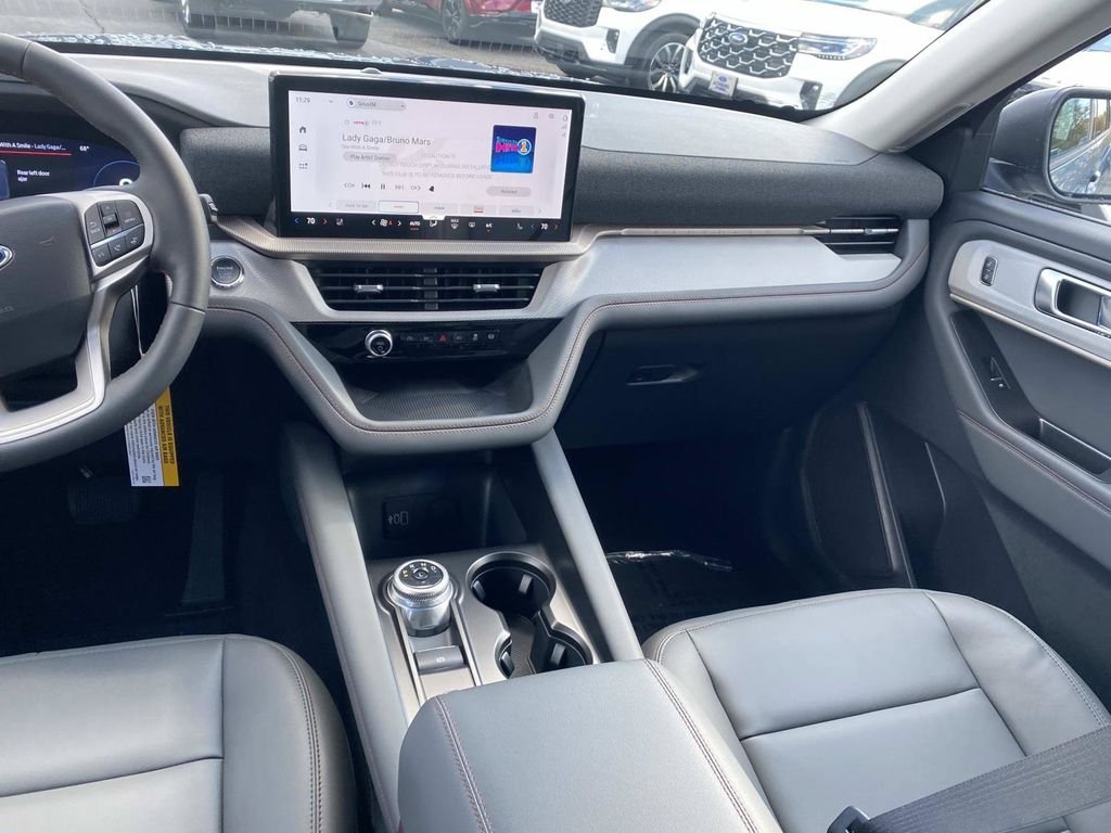 New 2026 Vapor Blue Metallic Ford Active image 12