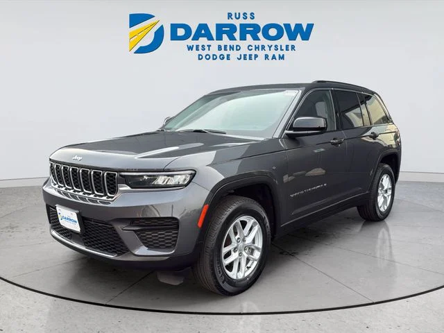 Used 2023 Gray Jeep Laredo image 1