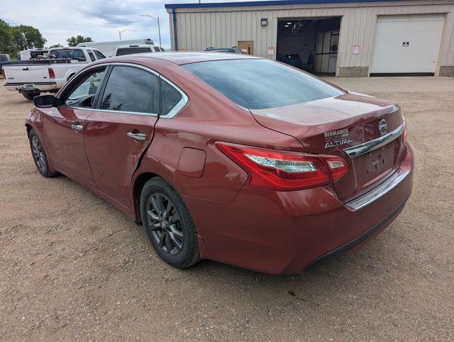 Used 2016 Red Nissan 2.5 S image 13