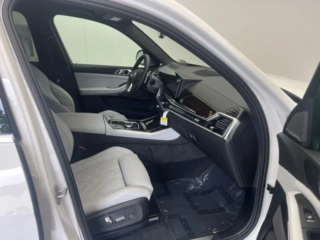 New 2026 Alpine White BMW sDrive40i image 5