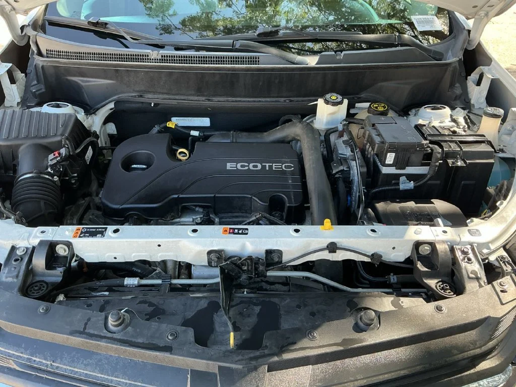 Used 2019 SUMMIT WHITE Chevrolet LT image 23