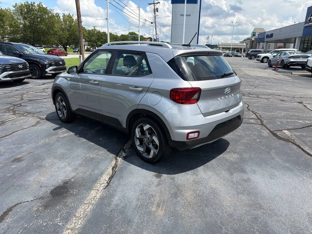 Used 2025 Silver Hyundai SEL image 6