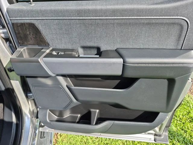 Used 2022 Silver Ford Lariat image 32