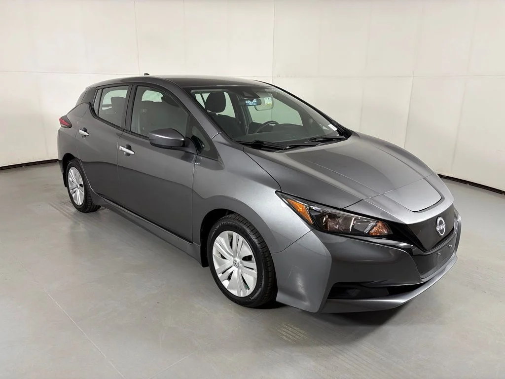 Used 2025 Gray Nissan S image 2