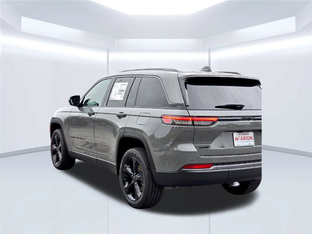 New 2027 Gray Jeep Limited image 41