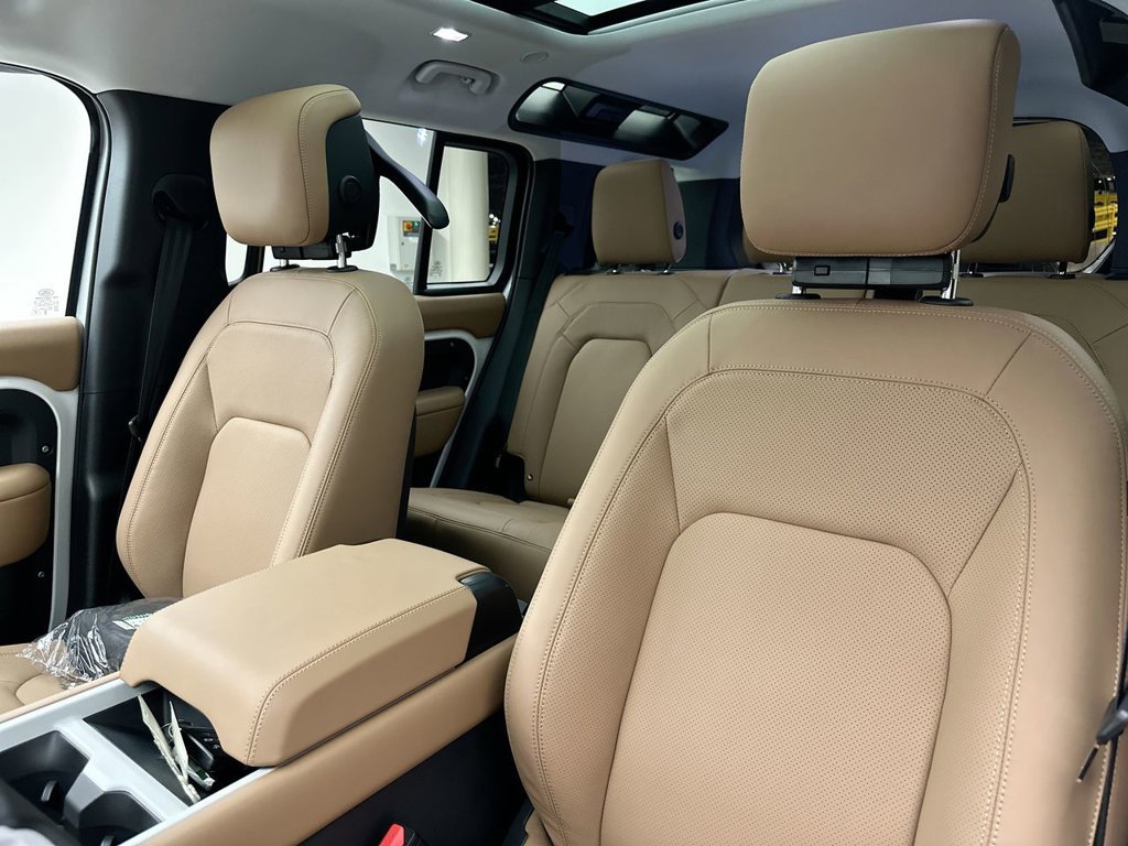 New 2026 Fuji White Land Rover S image 10