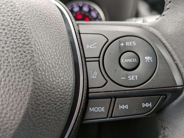 Used 2022 Silver Toyota XLE Premium image 26