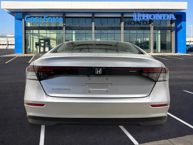 New 2026 Solar Silver Metallic Honda LX image 4