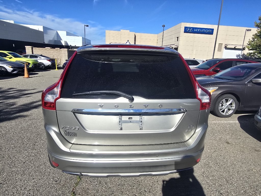 Used 2016 Seashell Metallic Volvo T5 Premier image 5