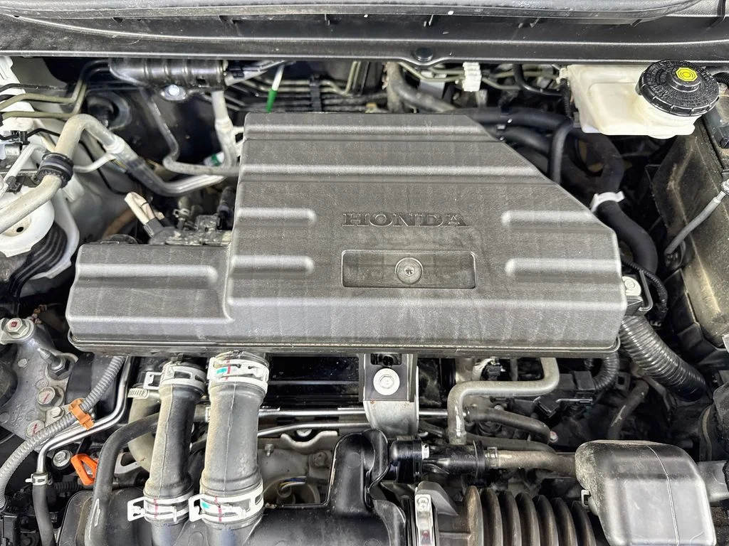 Certified Used 2022 White Honda EX image 41