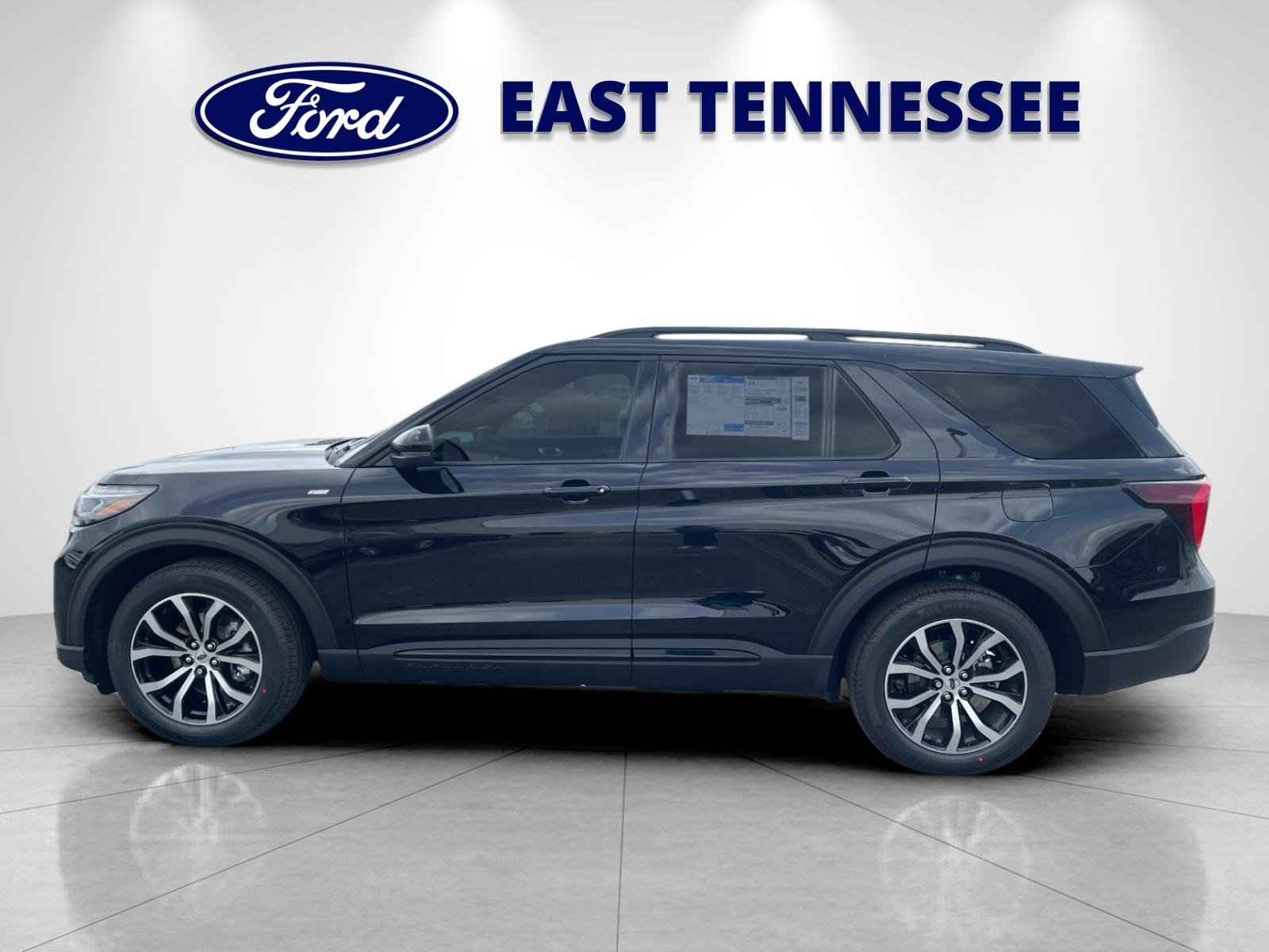 New 2026 Agate Black Metallic Ford ST-Line image 6