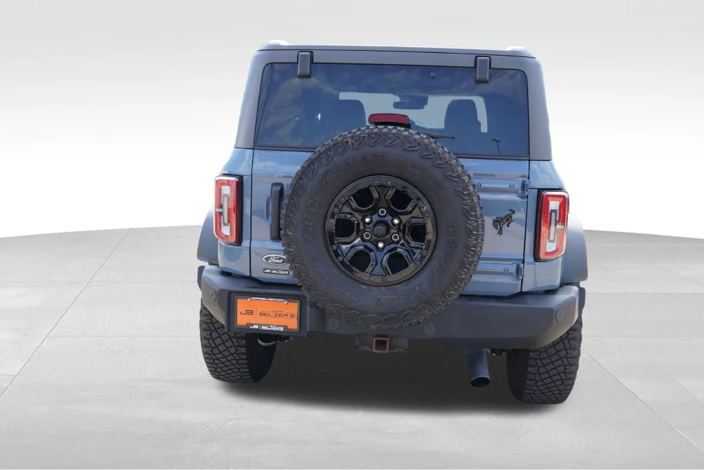 Used 2023 Azure Gray Metallic Tri-Coat Ford Wildtrak image 6