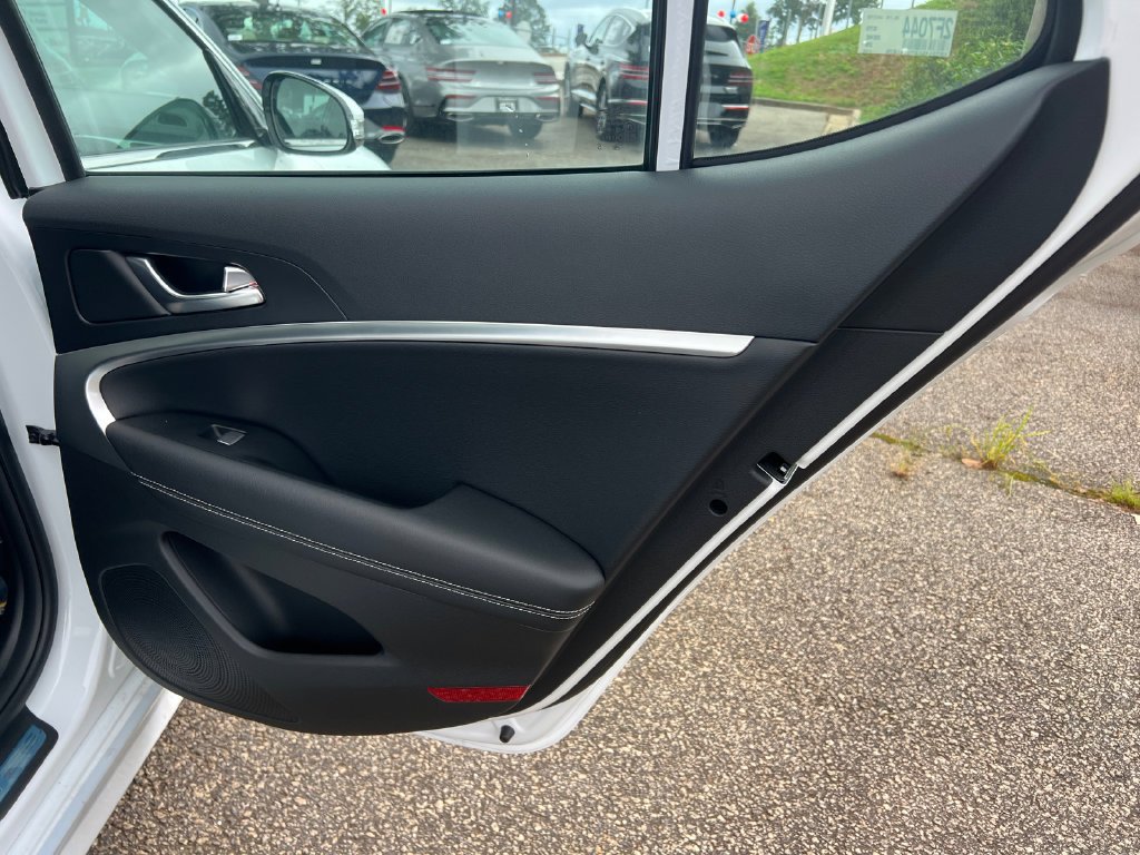 2026 GENESIS G70 Standard - Photo 16