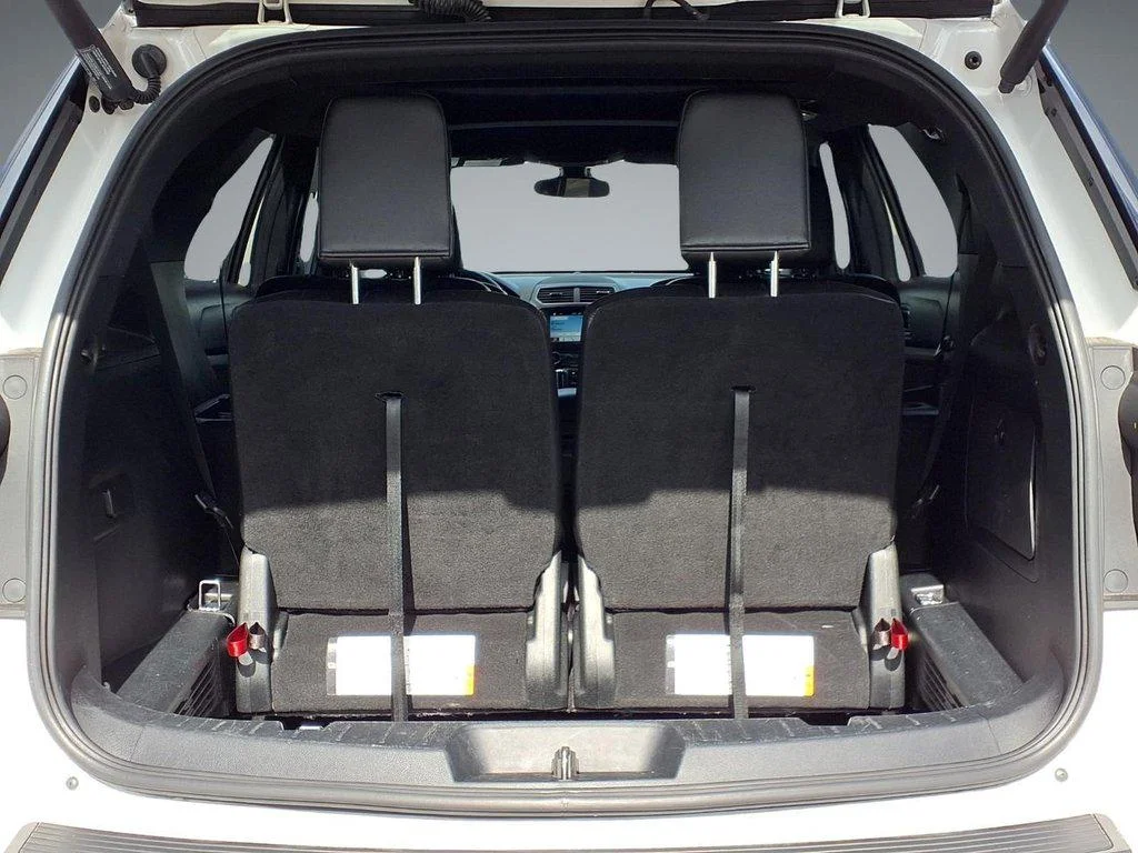 Used 2018 Oxford White Ford XLT image 12