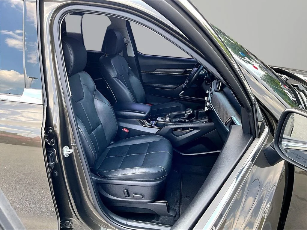 Used 2022 Green Kia EX image 8