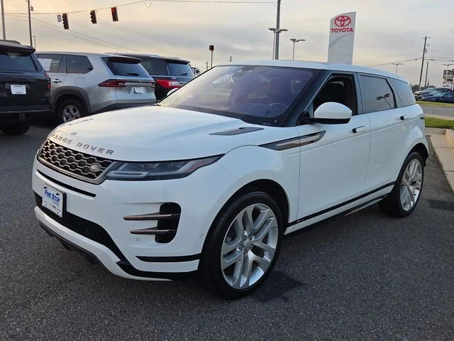 Used 2020  Land Rover R-Dynamic SE image 3