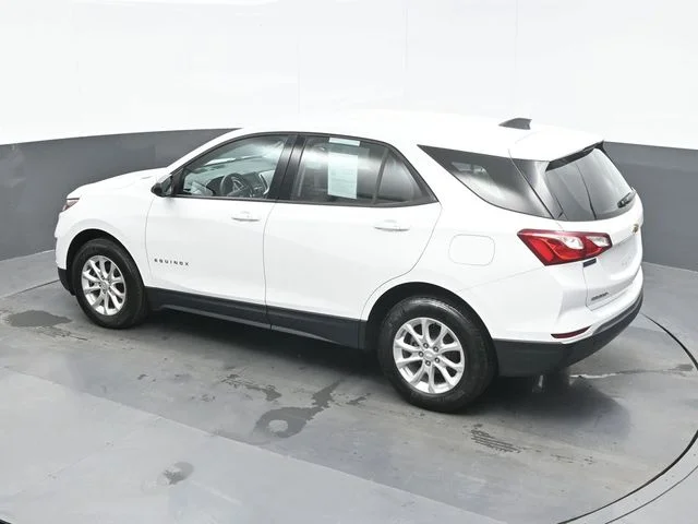 Used 2018 White Chevrolet LS image 11