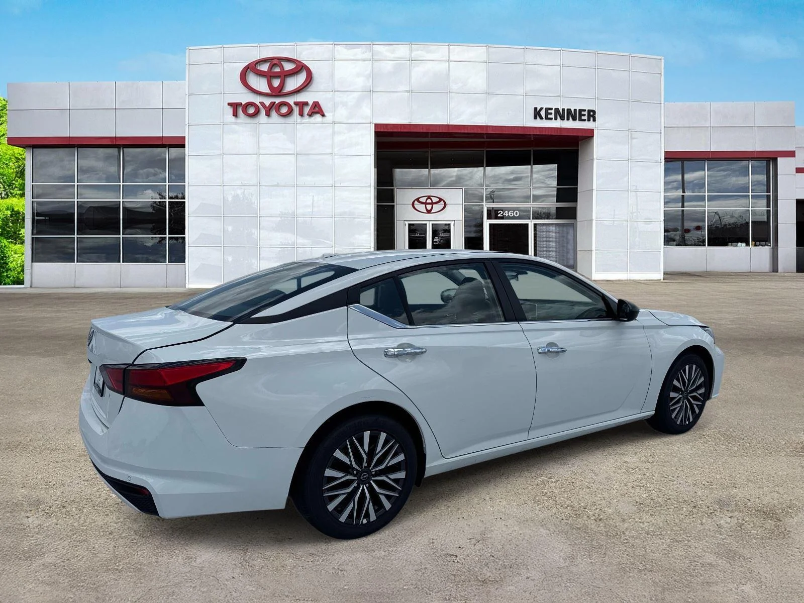 2025 Nissan Altima SV - Photo 6