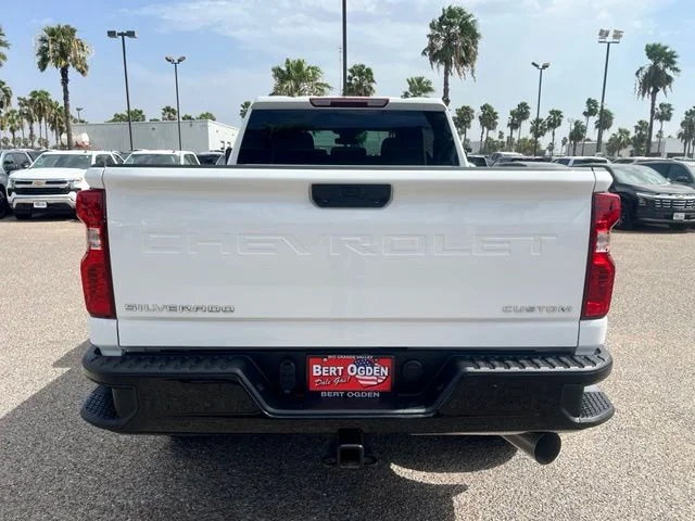 Used 2025 White Chevrolet Custom image 8
