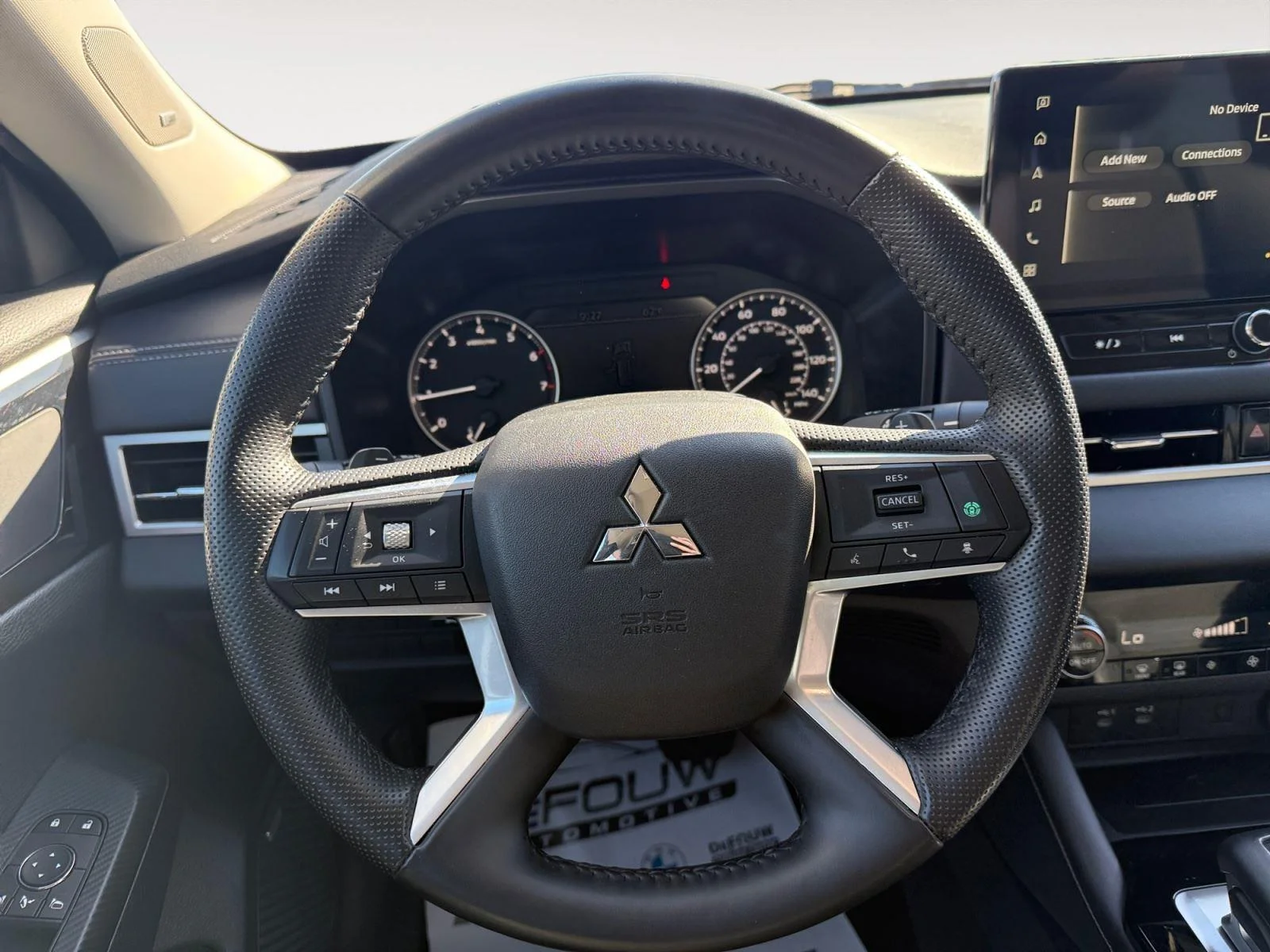 Used 2025 Alloy Silver Metallic Mitsubishi SE image 16