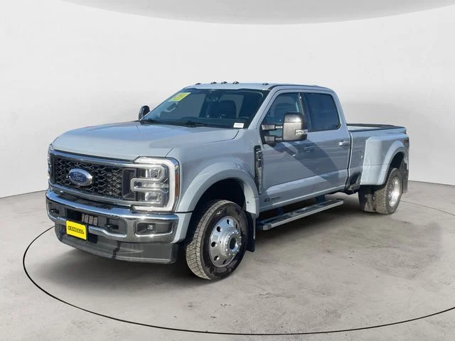 2025 Ford F-450 Super Duty Lariat