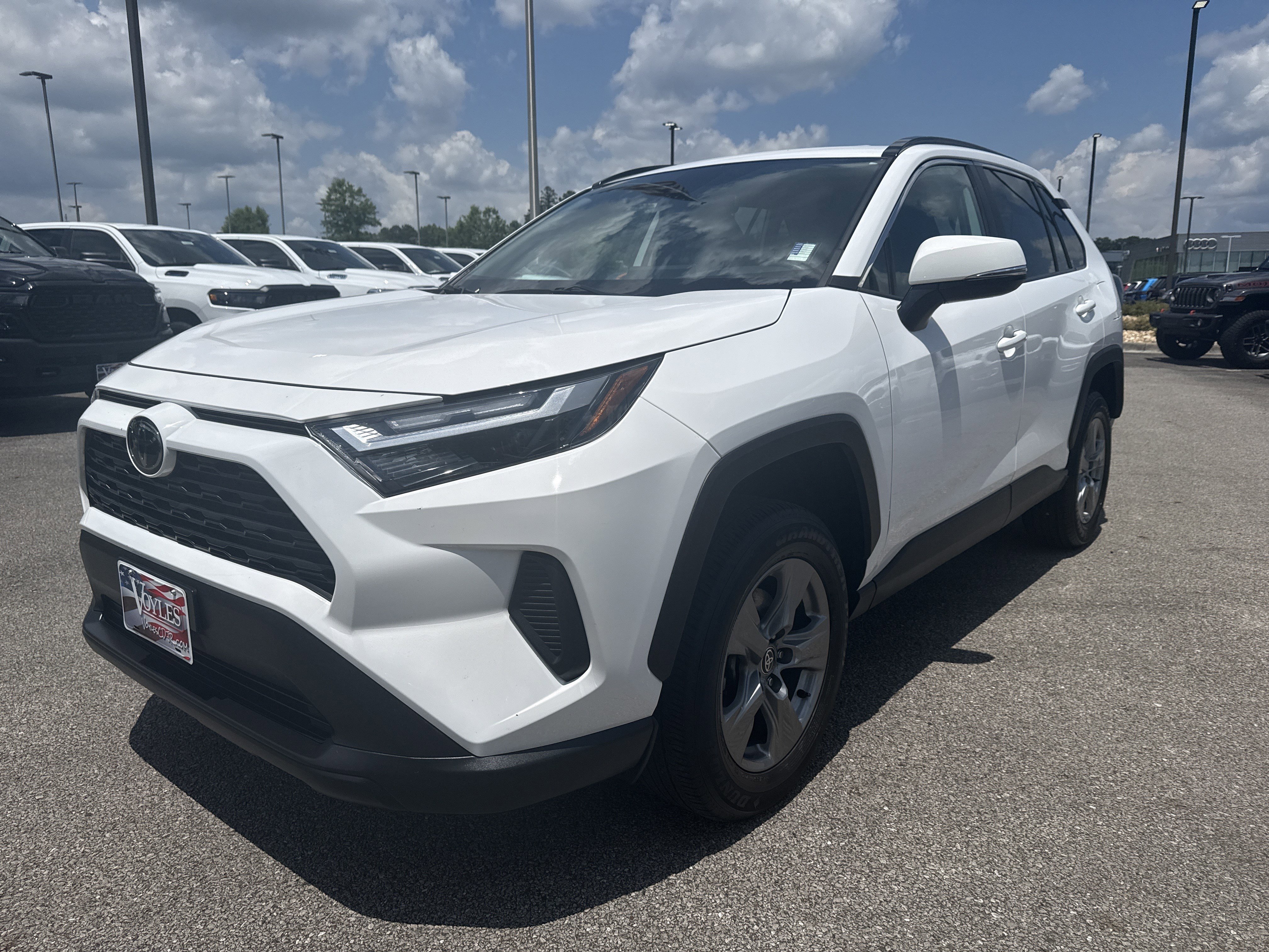 Used 2024 White Toyota XLE image 3