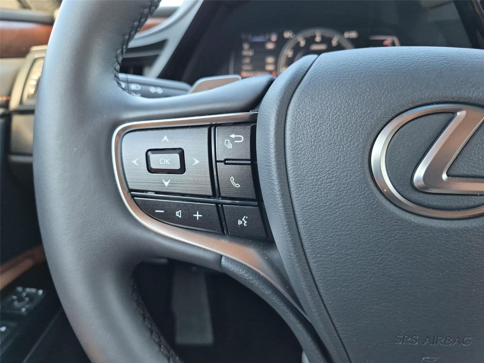 Used 2025 Iridium Lexus ES 350 image 19