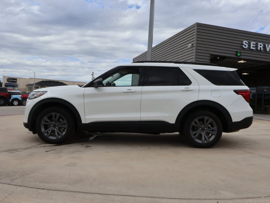 New 2026 Star White Metallic Tri-Coat Ford Active image 2