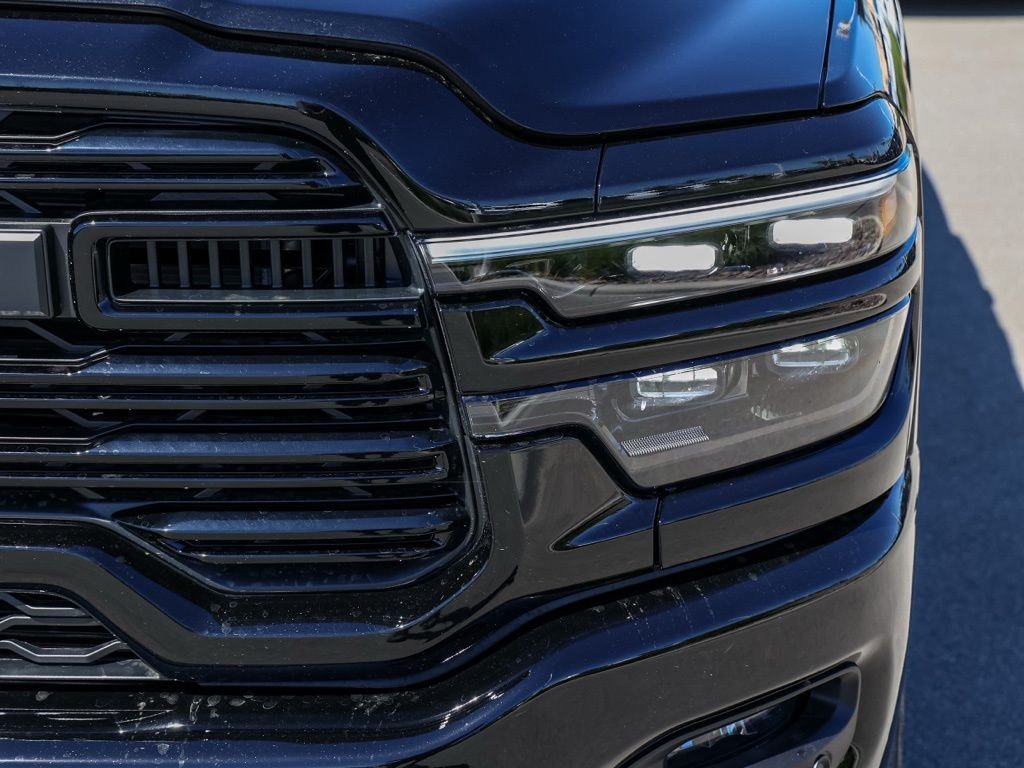 New 2026 Diamond Black Crystal Pearl-Coat Exterior Paint RAM Laramie image 33