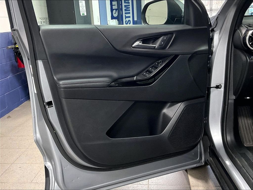 Used 2025 Sterling Gray Metallic Chevrolet LT image 9