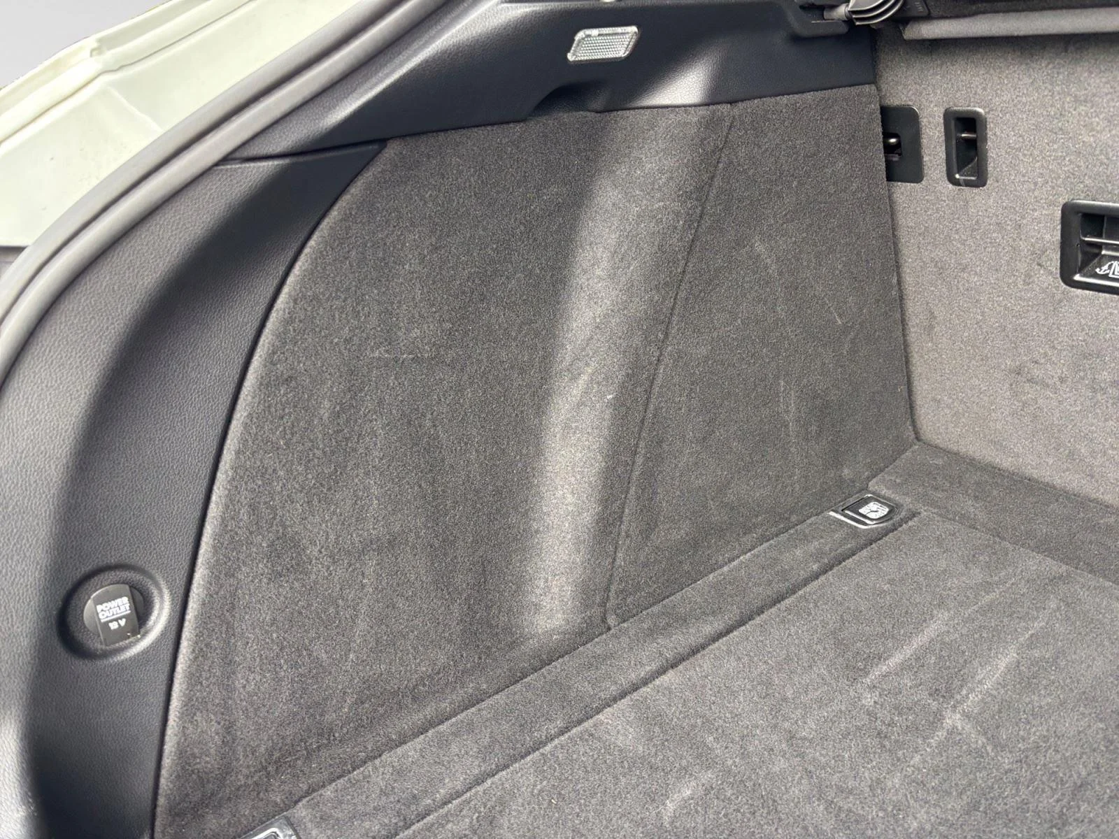 Used 2020 White Porsche Base image 41