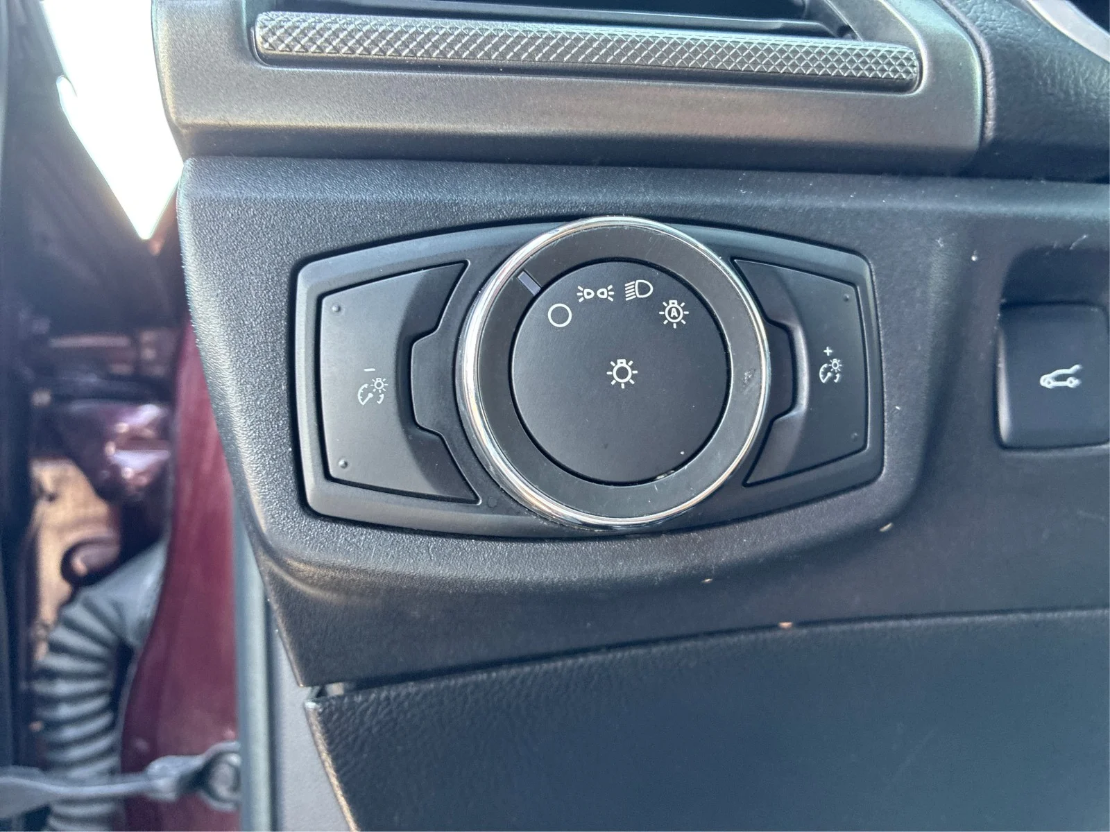Used 2017 Burgundy Velvet Metallic Tinted Clearcoat Ford SE image 17