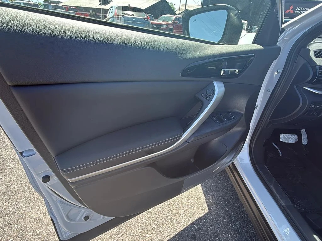New 2026 White Diamond Mitsubishi SEL AWD image 9