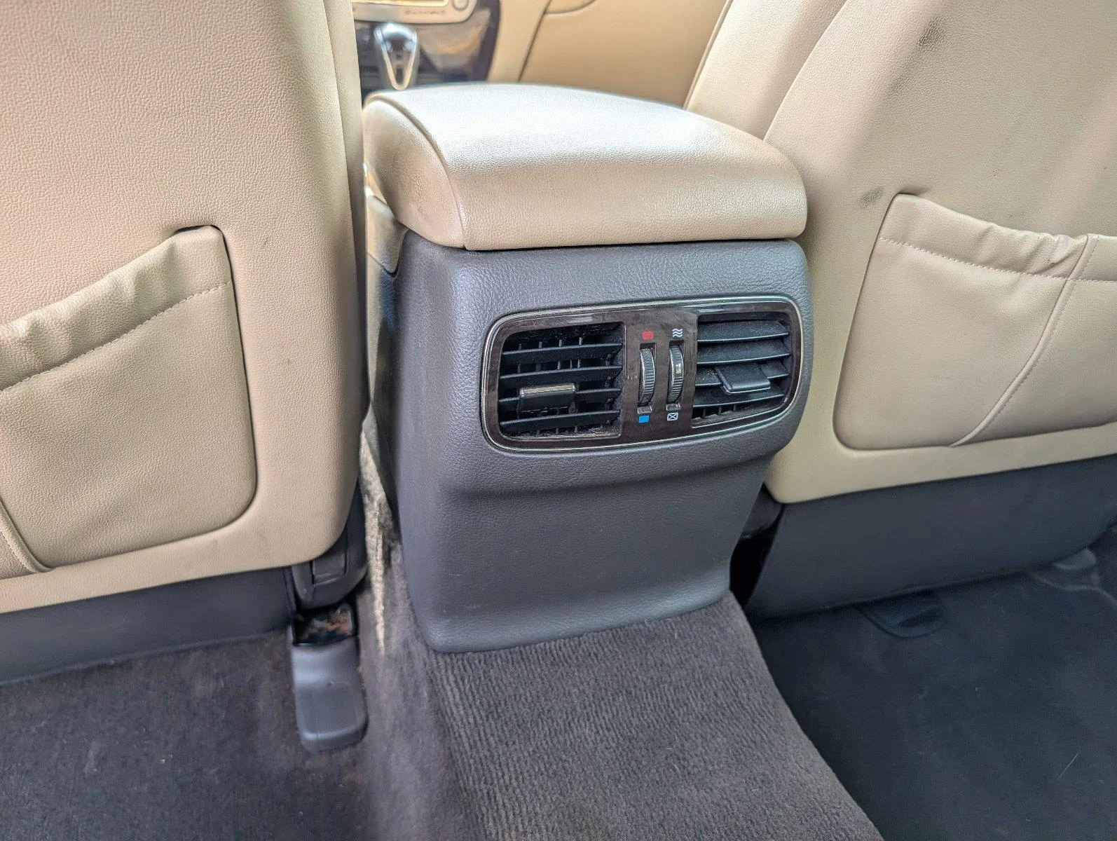 Used 2009 Sterling Blue Metallic Hyundai 3.8L image 29