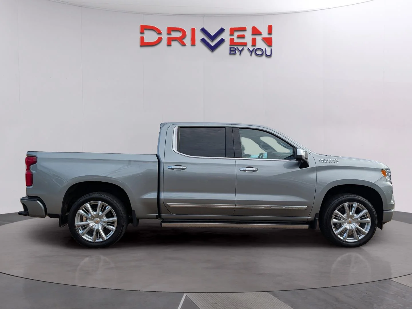 Used 2025 Sterling Gray Metallic Chevrolet High Country image 6