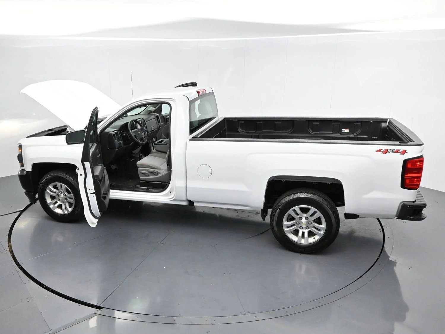 Used 2018 SUMMIT WHITE Chevrolet Work Truck image 33