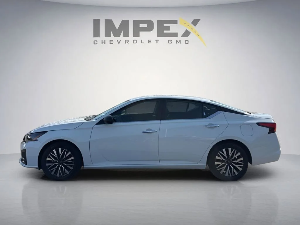 Used 2025 White Nissan SV image 2