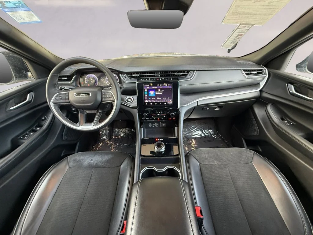 Used 2025 Silver Jeep Altitude image 12