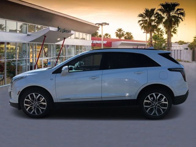 Used 2022 White Cadillac Sport image 6