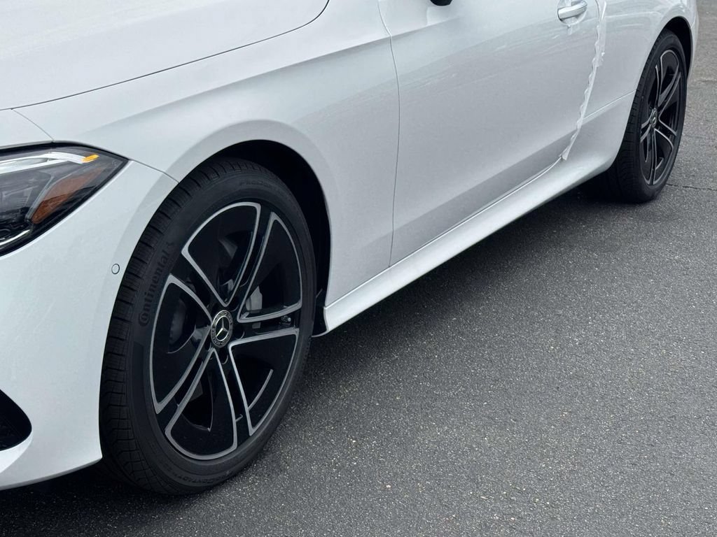 New 2026 MANUFAKTUR Moonlight White Metallic Mercedes-Benz CLE 300 image 13
