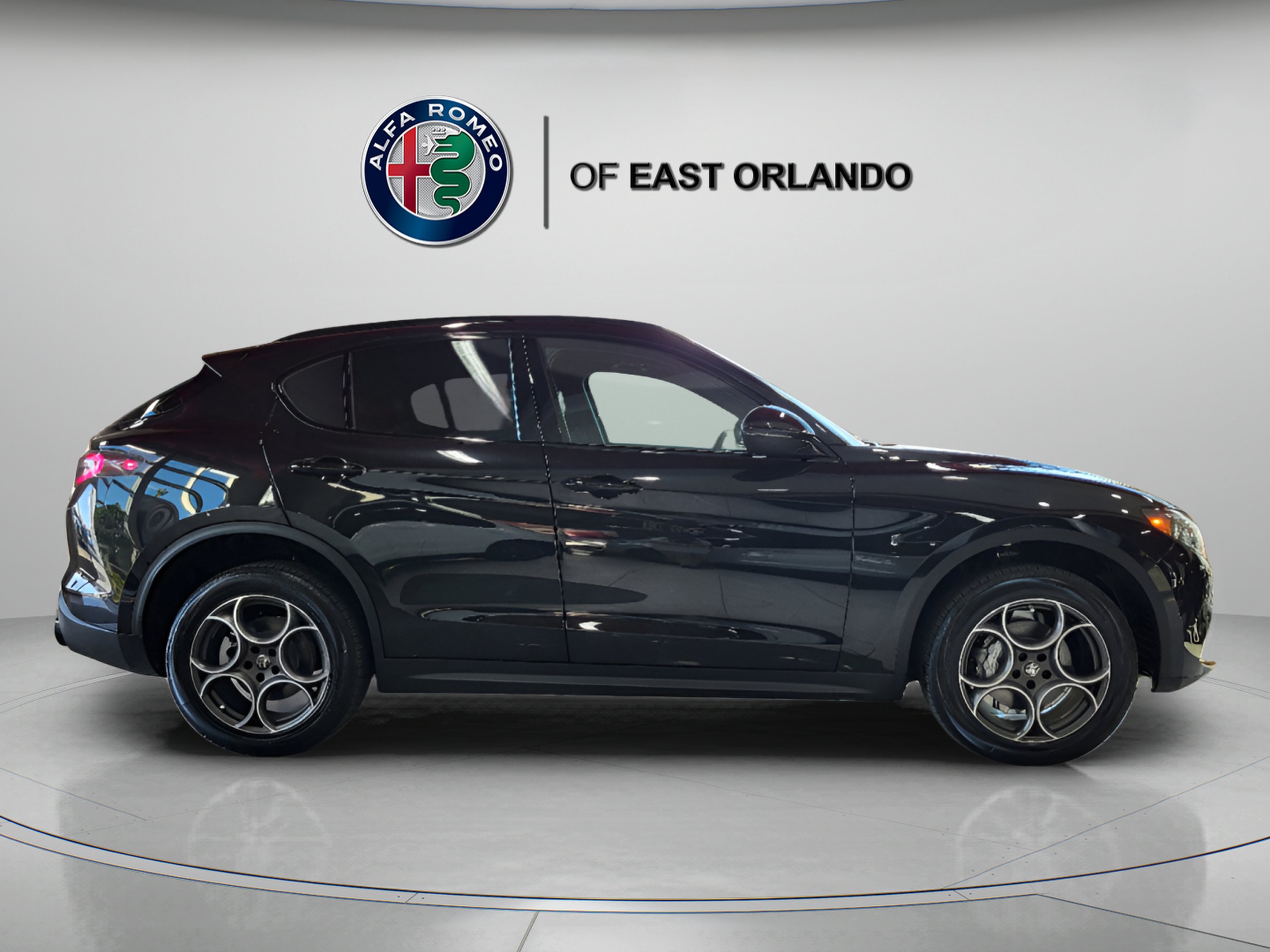 New 2025 Vulcano Black Metallic Alfa Romeo SPRINT image 7