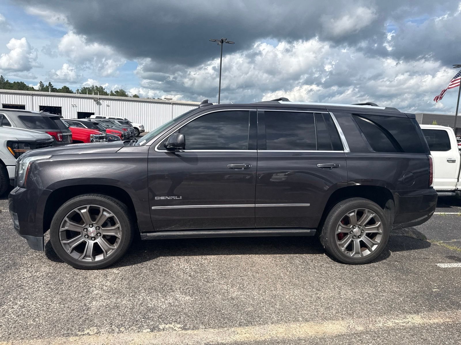Used 2017 Silver GMC Denali image 3