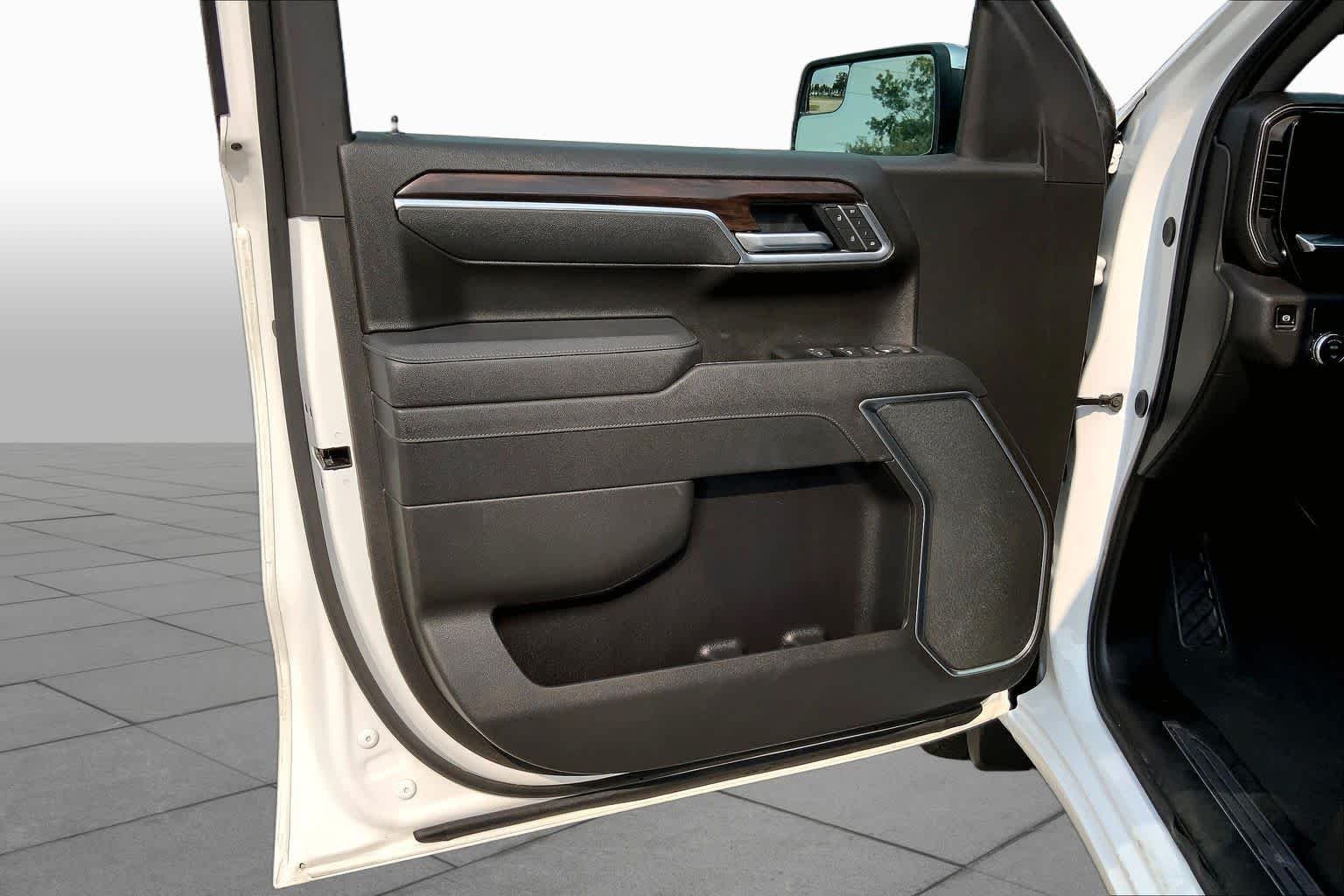 2025 GMC Sierra 1500 SLT - Photo 21