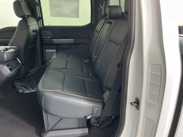 New 2025 Oxford White Ford Lariat image 31