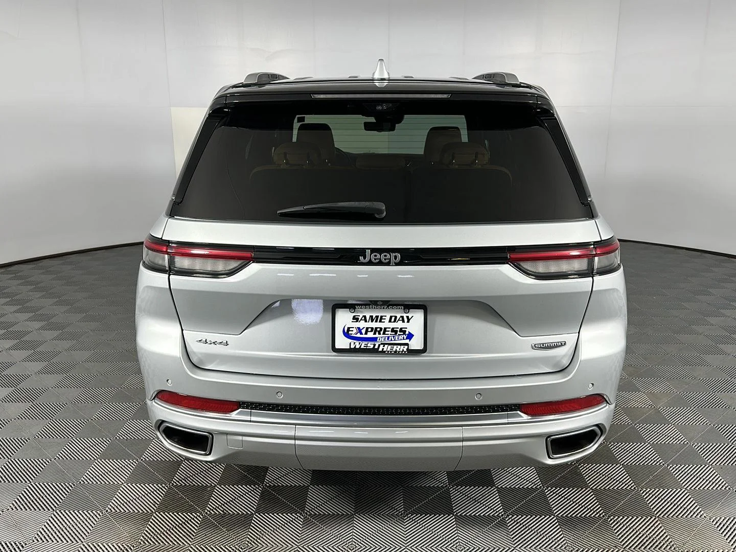 Used 2023 SILVER ZYNITH Jeep SUMMIT image 12