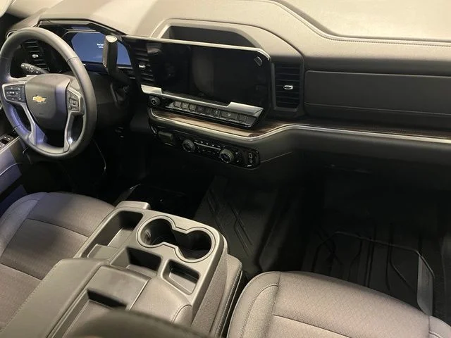 Used 2026 White Chevrolet LT image 17