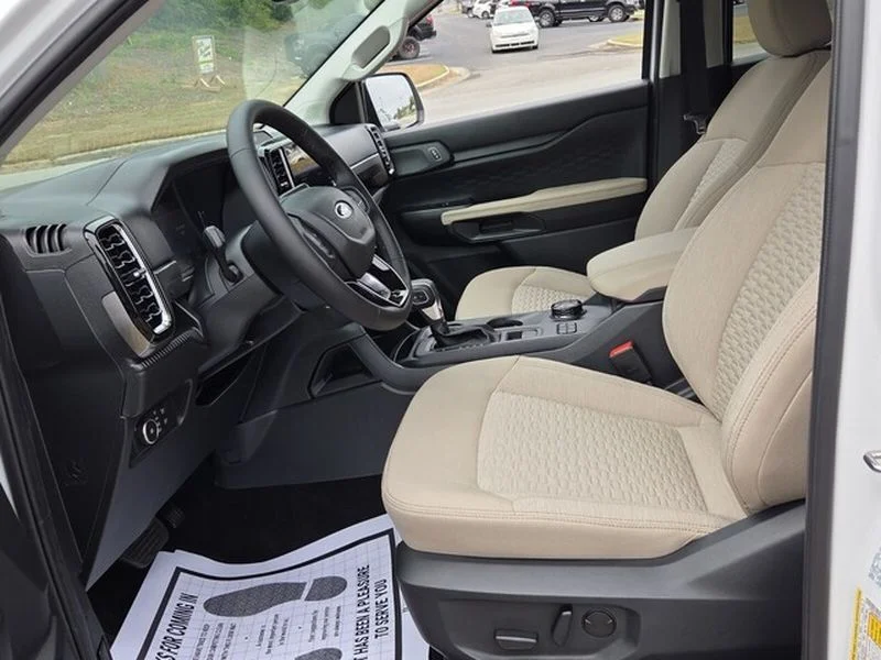 New 2026 Oxford White Ford XLT image 5