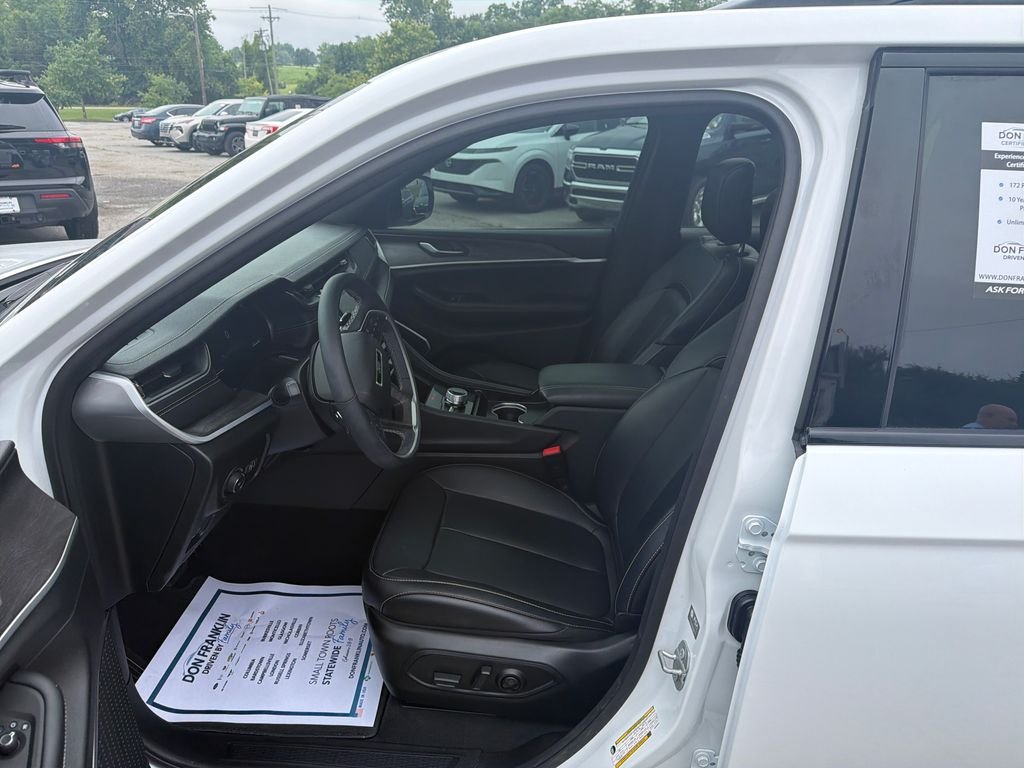 Used 2025 White Jeep Limited image 12