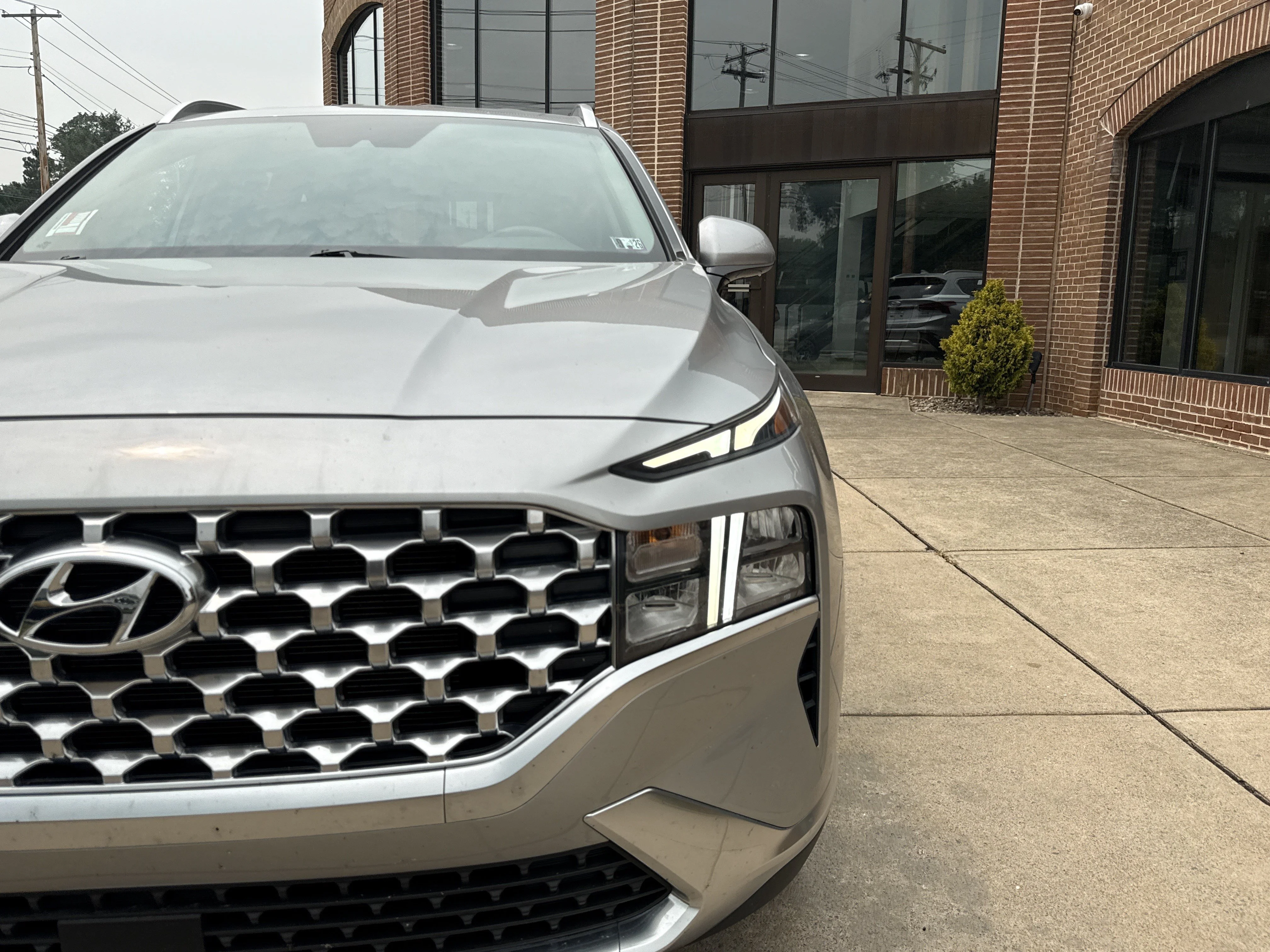 Used 2022 Shimmering Silver Hyundai SEL image 9